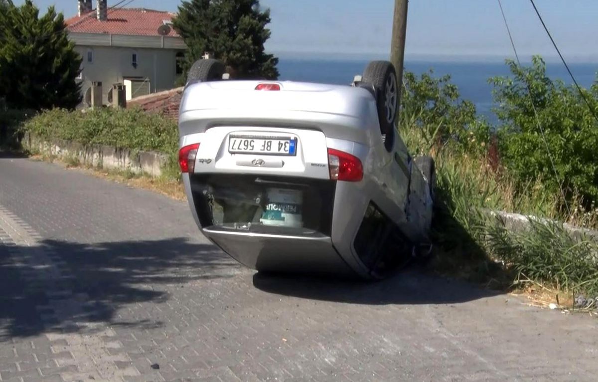 Büyükçekmece'de araç takla attı