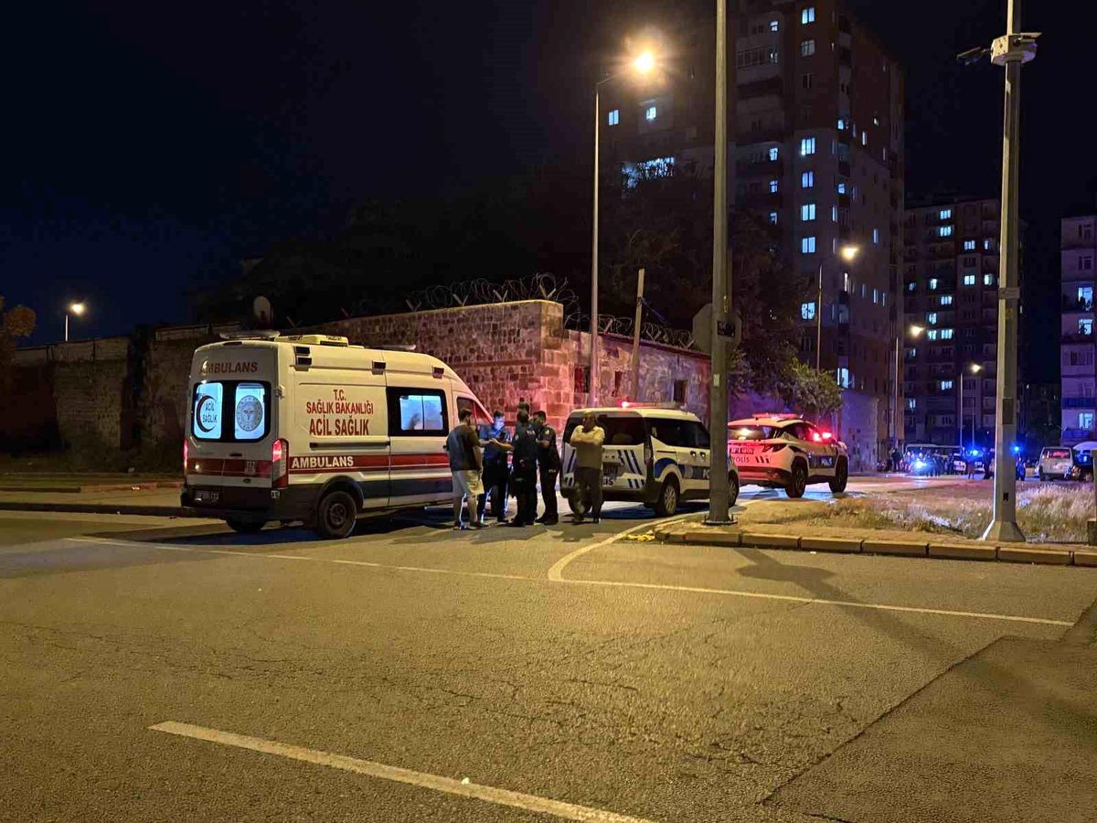'Torpil patlatma' kavgasında sopa ve satır kullanıldı: 3 yaralı