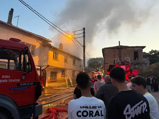 Bursa'da 2 katlı evi alevler sardı! 30 yaşındaki gençten acı haber