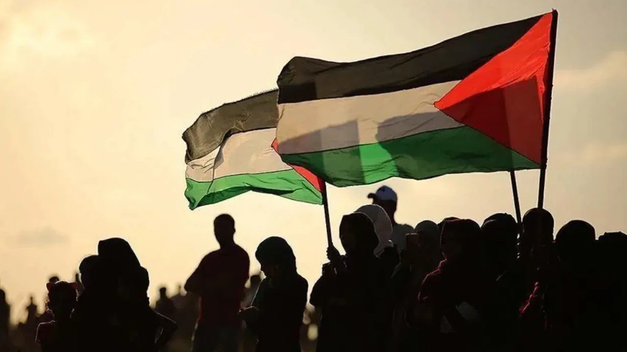 Hamas: İsrail'in Gazze'deki "çadır katliamı" ateşkes sürecini hedef alıyor