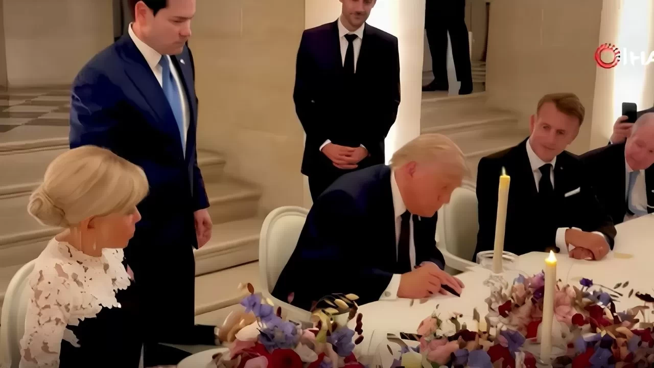 Trump ve Macron'dan tarihi an: Versay Sarayı'nda İran Mutabakatı imzalandı!