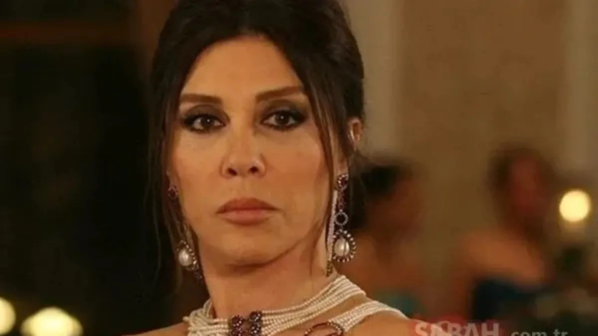 Kim der ki 82 yaşında! Yeşilçam’ın efsanesi Nebahat Çehre’den tatilde muhteşem pozlar!