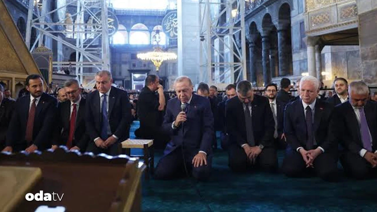 Cumhurbaşkanı Erdoğan'dan Ayasofya mesajı: Kur'an okuduğu anlar yeniden gündemde