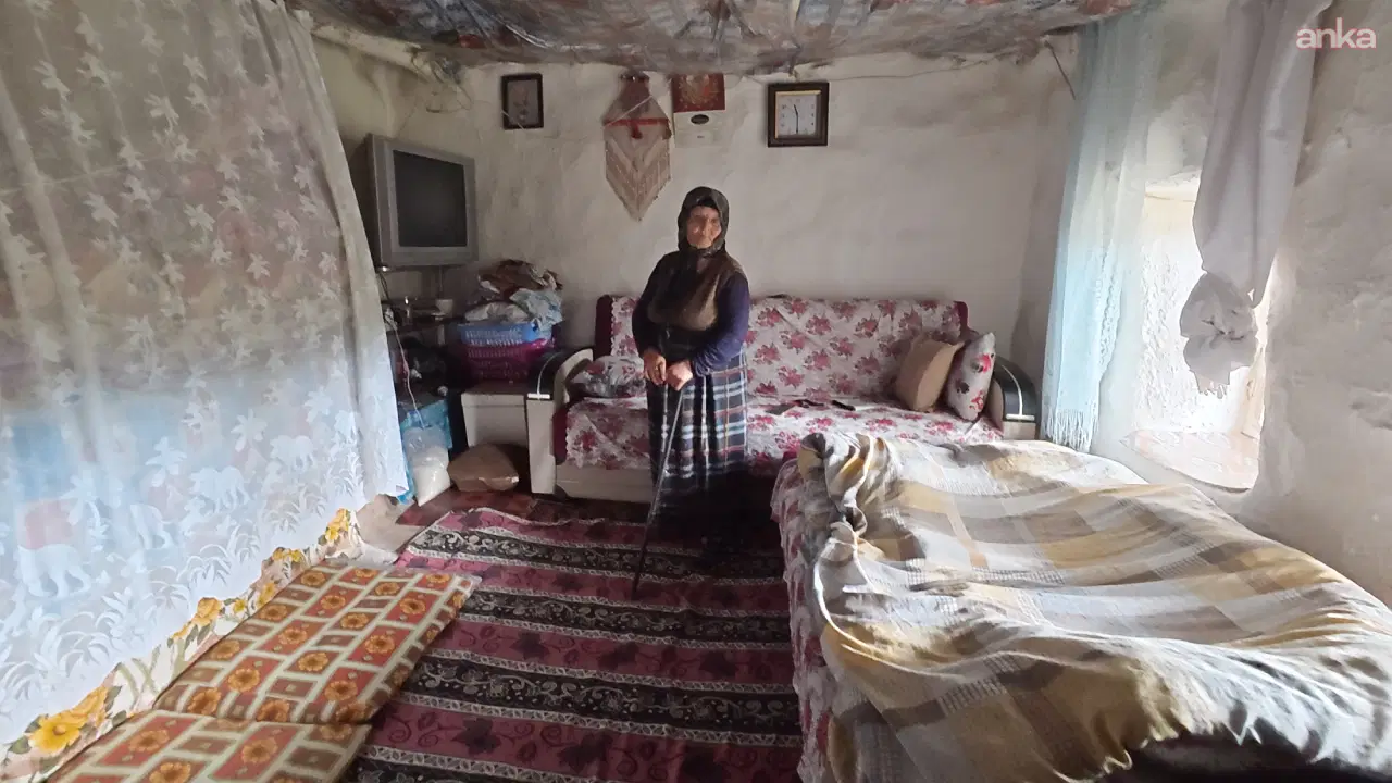 Evi yaşayamayacak halde: Yozgat'ta yaşayan yaşlı kadın, yetkililerden yardım istedi