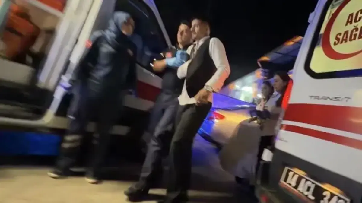 Düğünde tekmeler ve yumruklar havada uçuştu: Damat dahil 3 kişi yaralandı