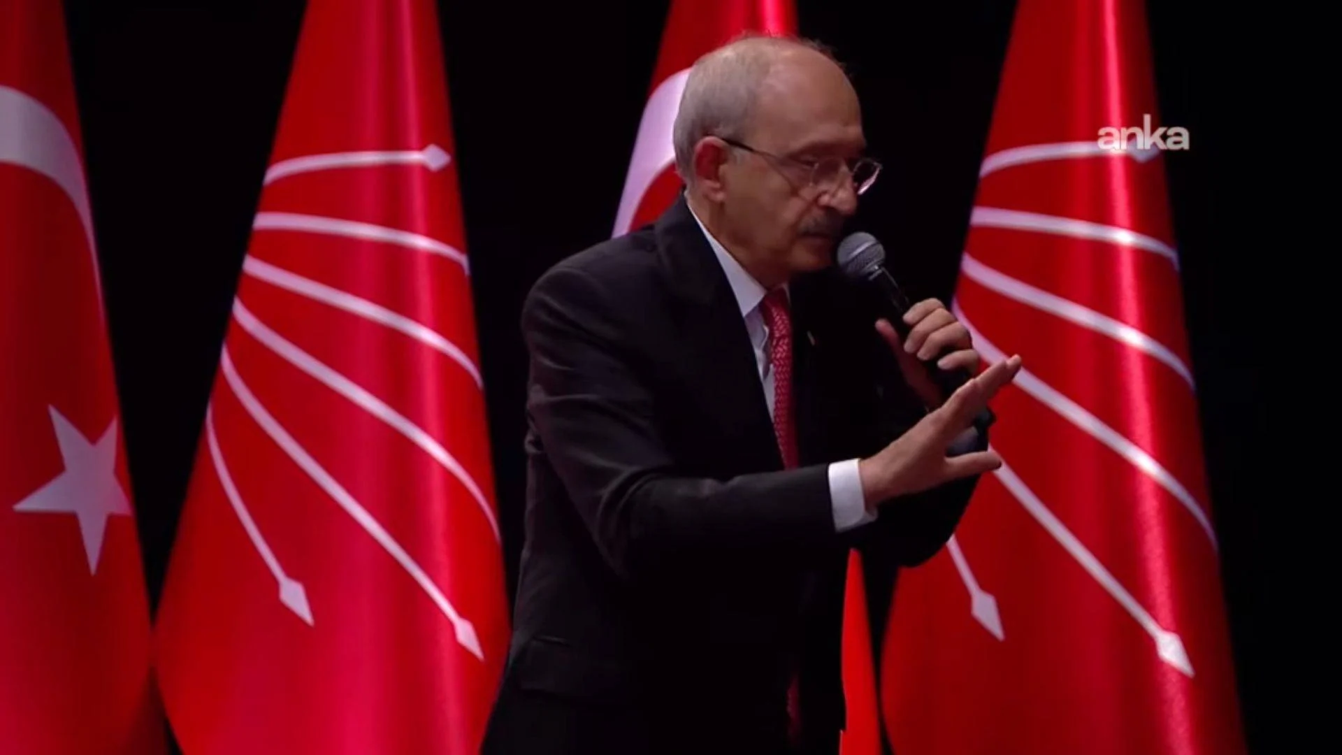 Mahkeme kararıyla koltuğa oturan Kılıçdaroğlu: Koltuk derdim yok