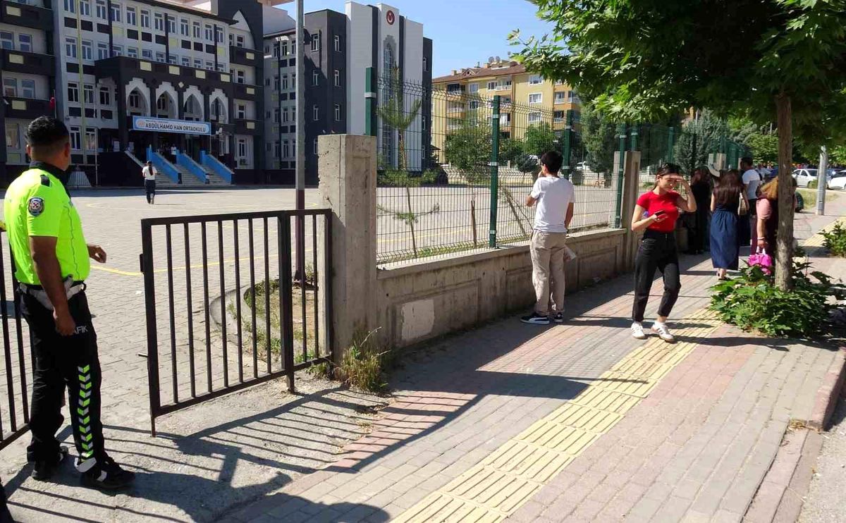 Malatya'da 10 bin 109 öğrenci LGS heyecanı yaşadı