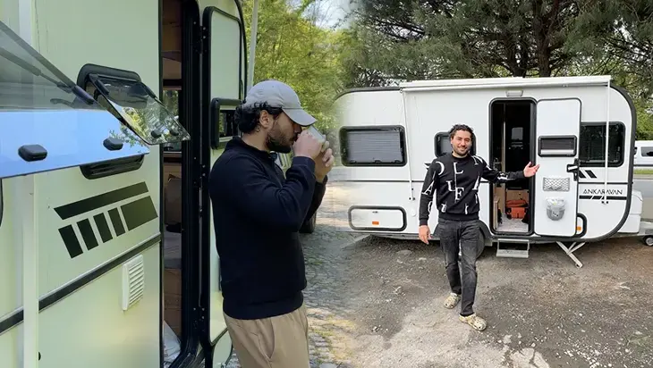 İstanbul sokaklarında karavanda yaşadı! 'Önce Maslak'ta kalmayı denedim... Olduğunuz semtte bir eviniz var gibi’