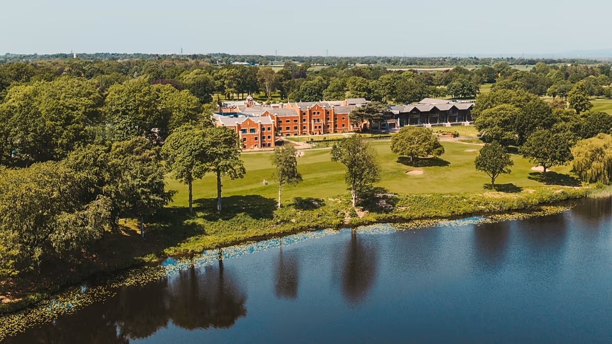 Fairmont'un göl kenarı tesisinde Gordon Ramsay mutfağı, spa ve golf