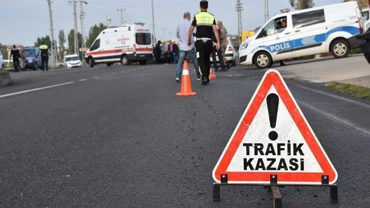 Sorumsuzluğun bu kadarı! Kamu malını ezip geçen sürücü aracı olay yerinde bırakıp evine uyumaya gitti!