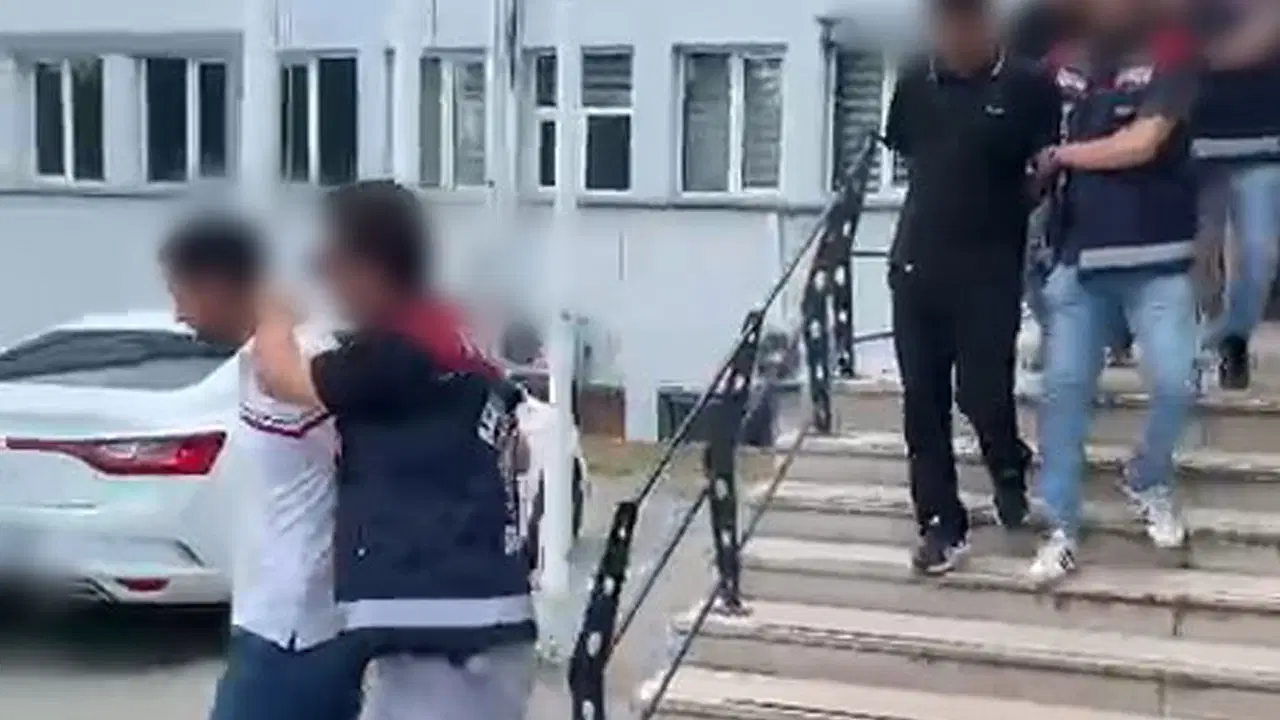 Bursa'da 'burs' vaadiyle dolandırıcılık: Polis, mağdurun arkadaşı gibi davranıp suçüstü yakaladı!