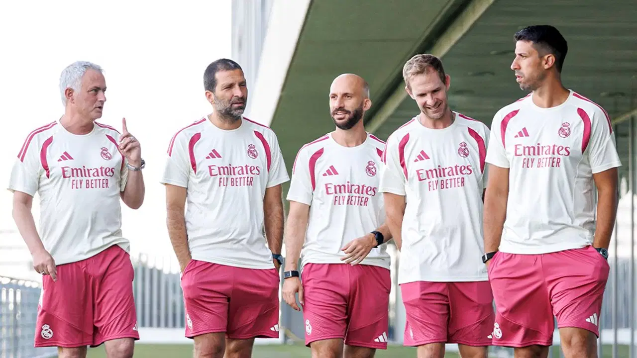 Jose Mourinho, Real Madrid'de göreve başladı