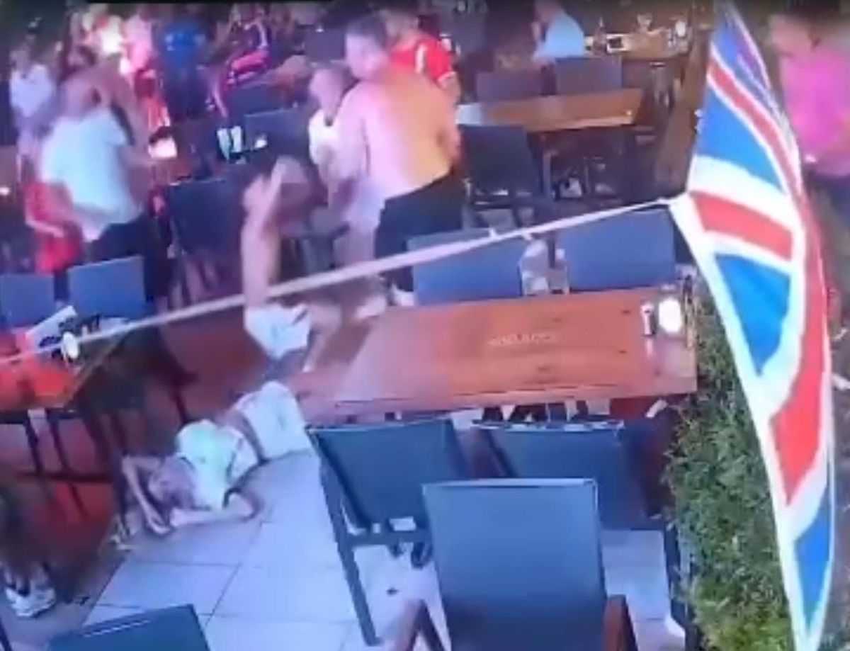 Marmaris'te restoranda İngiliz çiftin kavgası kamerada