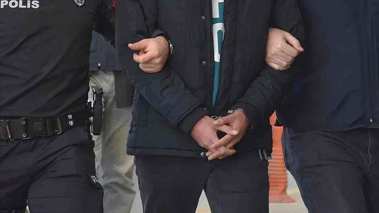 Sakarya’da uyuşturucu operasyonu: 5 gözaltı