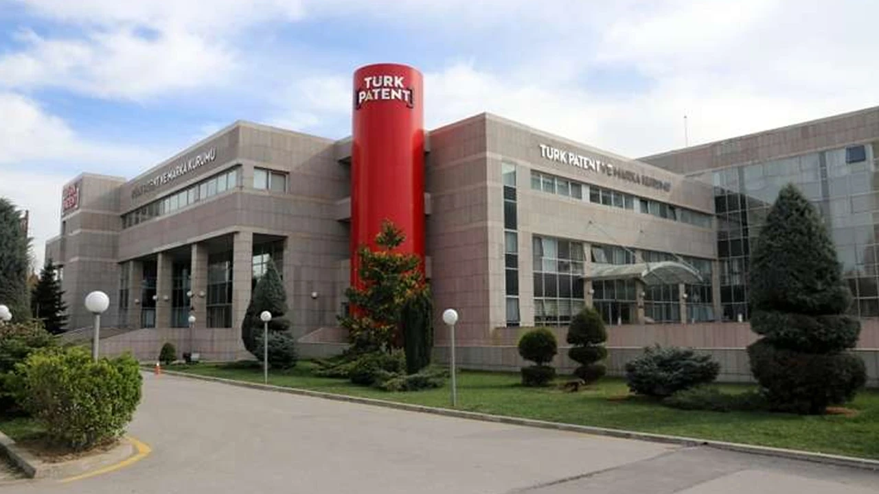 TÜRKPATENT'e Dikkat Çeken Başvuru: 'Yeni Parti' İddiası Kulisleri Hareketlendirdi