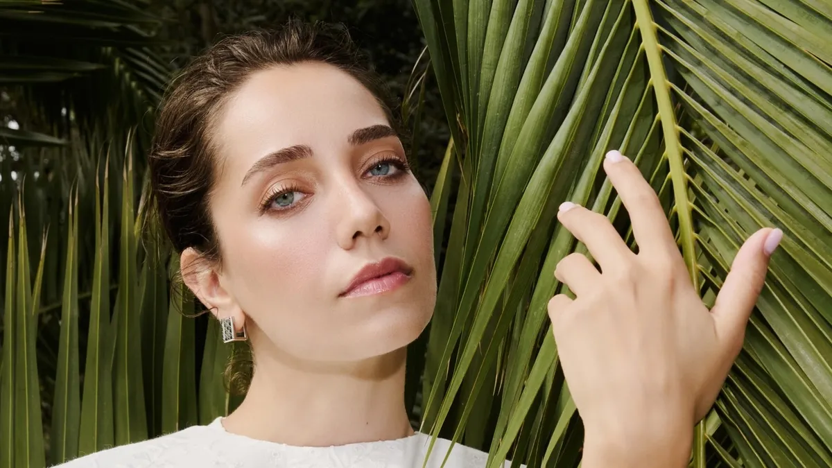 Dünyaca ünlü yıldızla buluştu! Özge Özacar’dan Dua Lipa’ya övgü dolu sözler