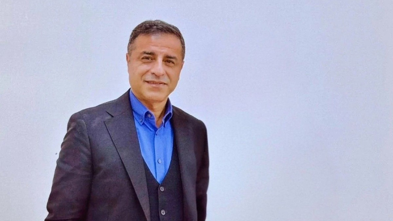 Selahattin Demirtaş komedyen Deniz Göktaş'a mektup: O girerse ben çıkarım, hapishaneler aynı anda böyle iki mahpusu kaldıramaz