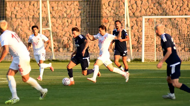 Kasımpaşa ile Batman Petrolspor hazırlık maçında karşı karşıya geldi