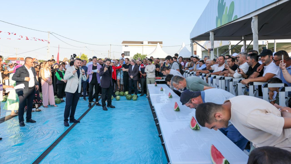 Arnavutköy'ün "Yeniköy Karpuzu" festivalinde lezzet şöleni