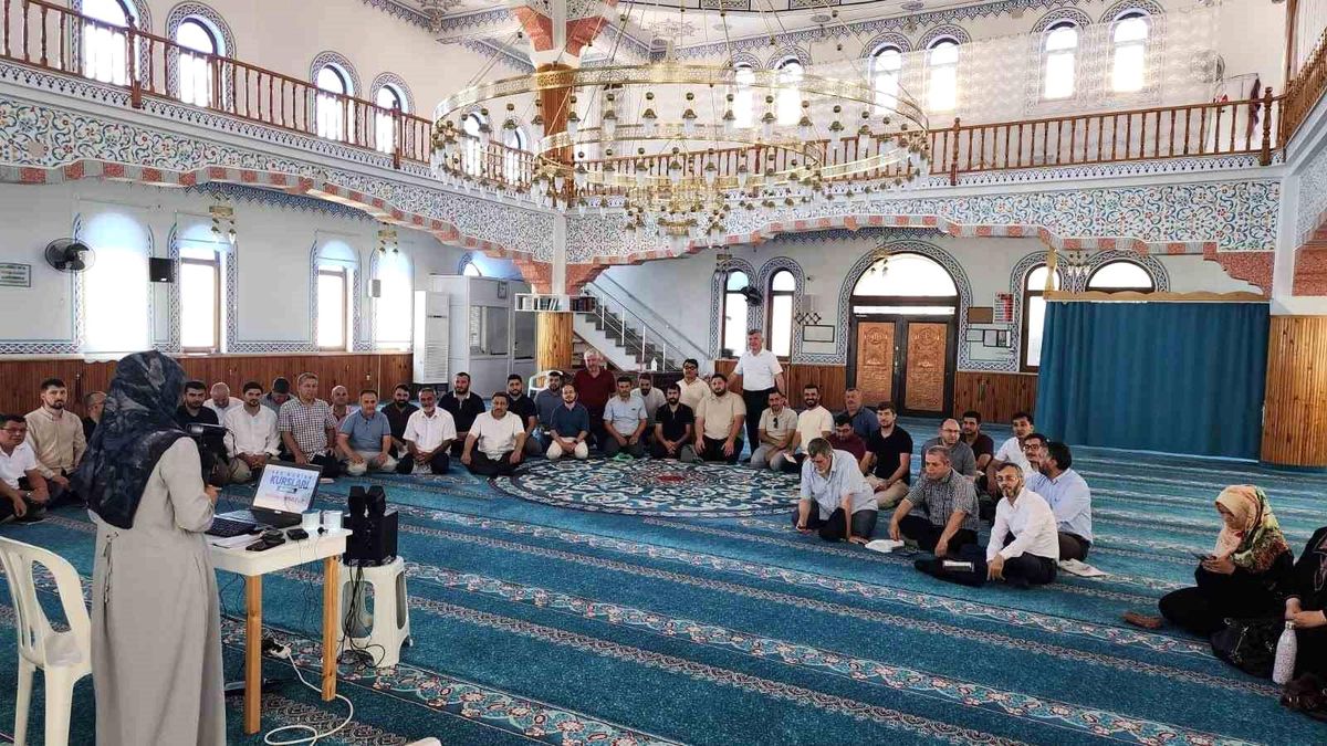 Köyceğiz'de din görevlilerine seminer verildi