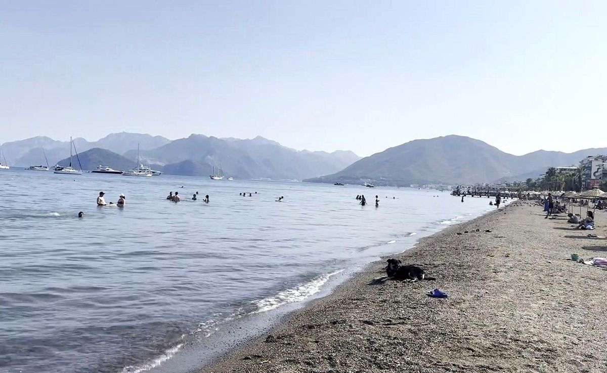 Marmaris'te sıcak havayla birlikte sahiller hareketlendi