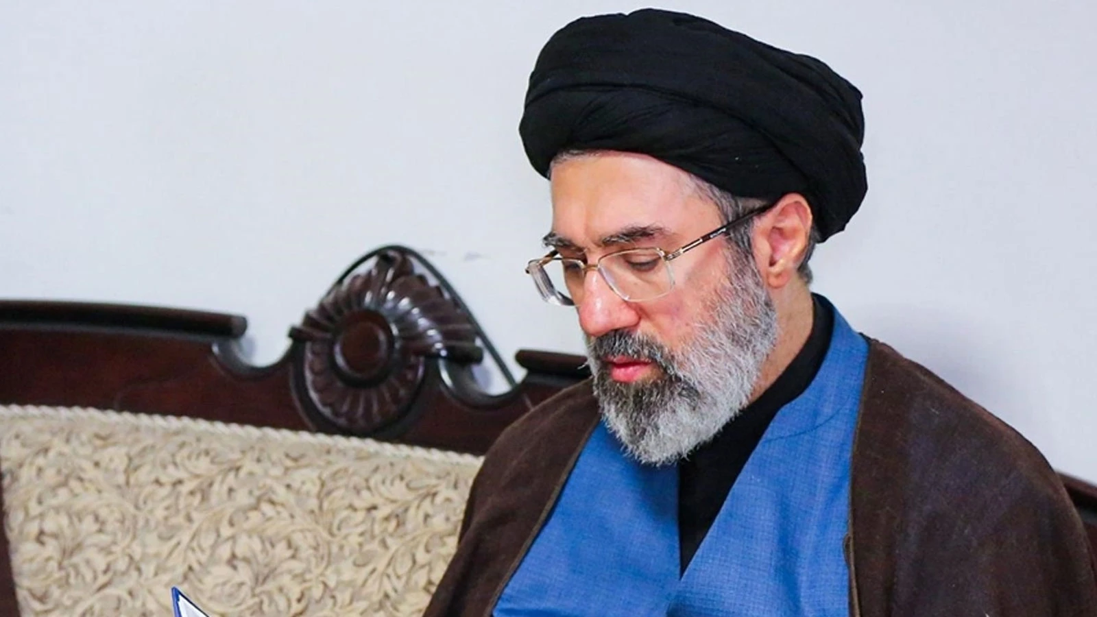 İran lideri Hamaney’den “milli birlik” mesajı