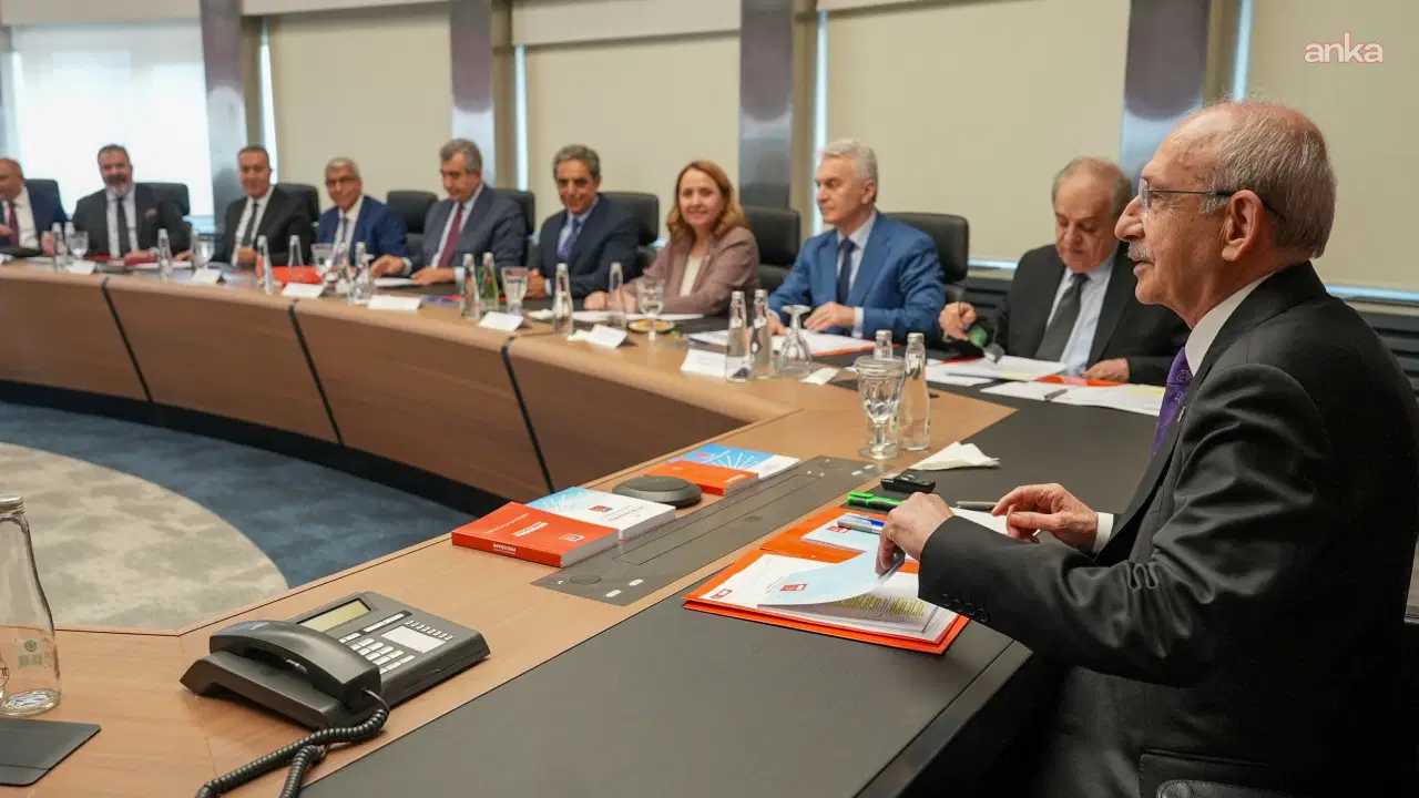 Kemal Kılıçdaroğlu istifalarının ardından kurmaylarını topladı