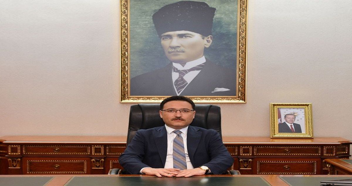 Vali Çiçek: "Basın mensuplarımız, toplum adına önemli bir kamu hizmeti yürütmektedir"
