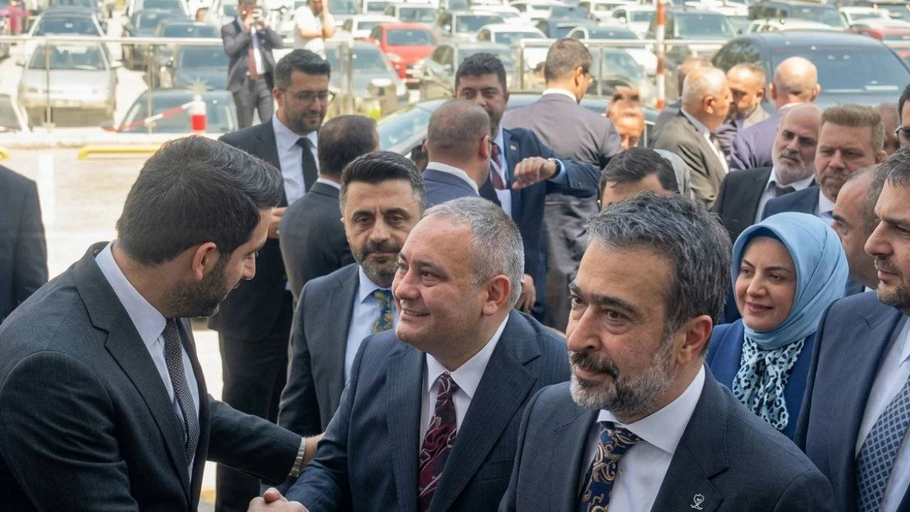 Mesut Özarslan ve Rasim Arı AKP Genel Merkezi'nde