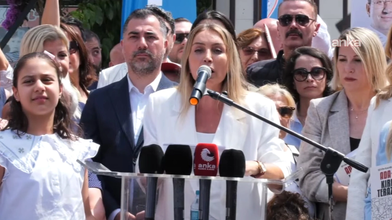 Dilek İmamoğlu'ndan Yeni Parti açıklaması: Ayrılık bir vazgeçiş değildir