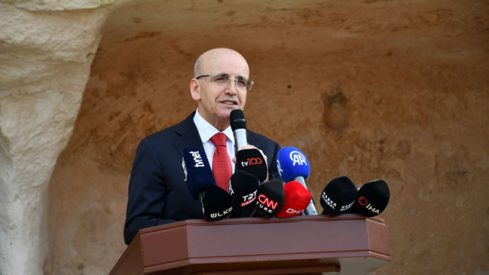 Şimşek: TL için belirli bir seviyeyi hedeflemiyoruz
