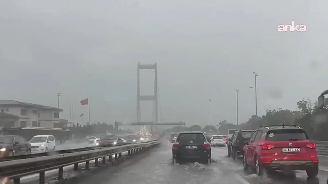 Uyarılar yapılmıştı: İstanbul'da beklenen yağış başladı