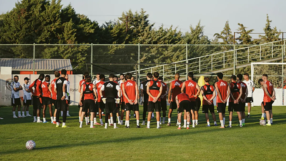 Sivasspor, çift idmanla yeni sezona hazırlanıyor