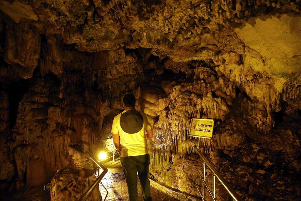Tokat’taki serin mağara yaz sıcağından kaçanları ağırlıyor