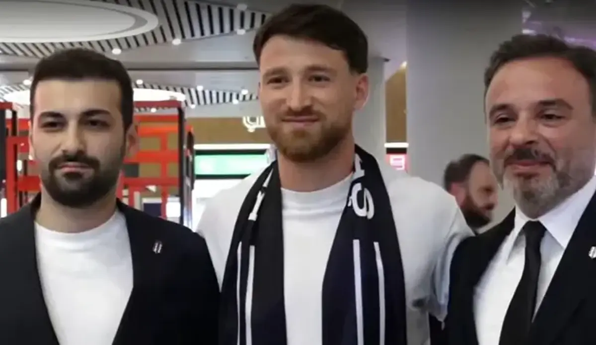 Salih Özcan Beşiktaş için İstanbul'da! İmzaya geldi