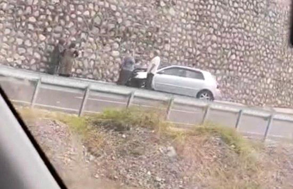 Zonguldak'ta bariyere çarpan otomobildeki yolcu yaralandı