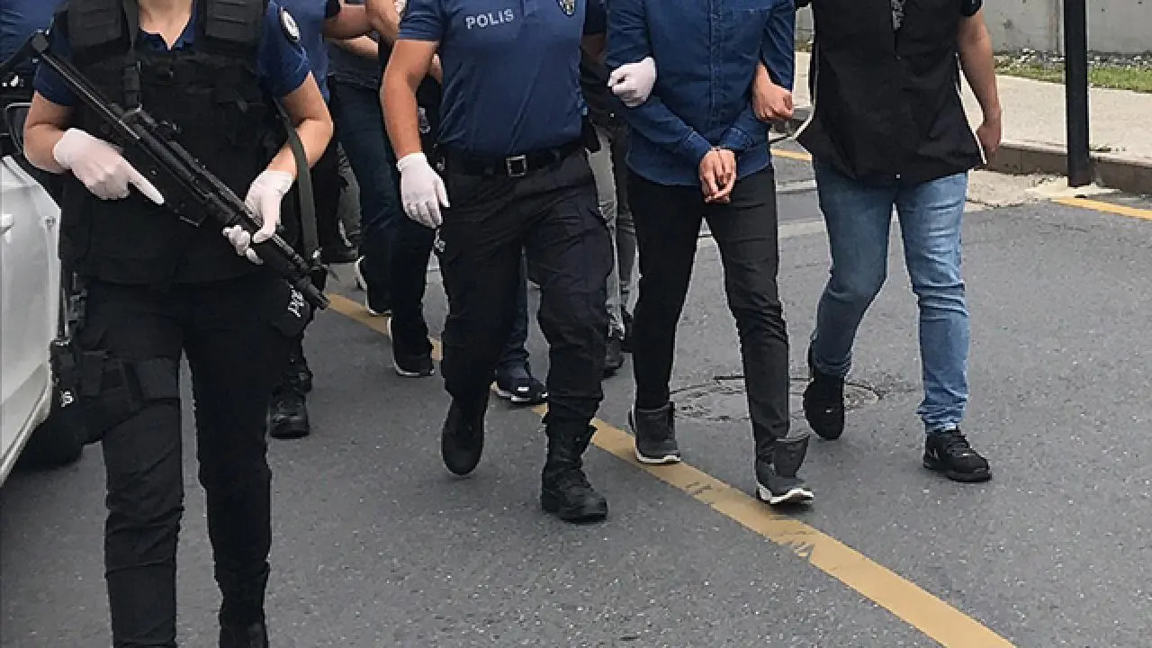 4 ilde eş zamanlı operasyon! FETÖ'cüler birer birer yakalandı