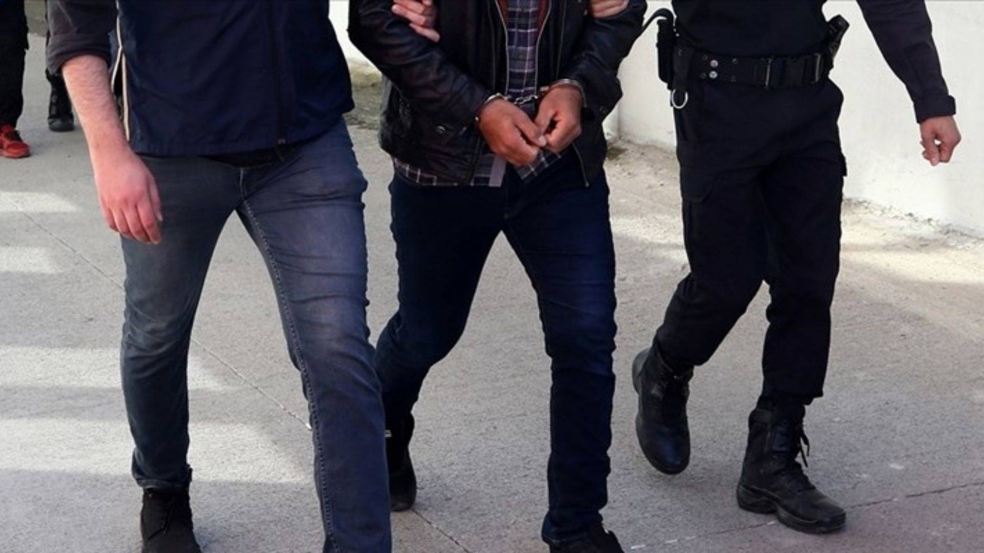 İzmir'de 'FETÖ' soruşturması: 78 şüpheli hakkında gözaltı kararı