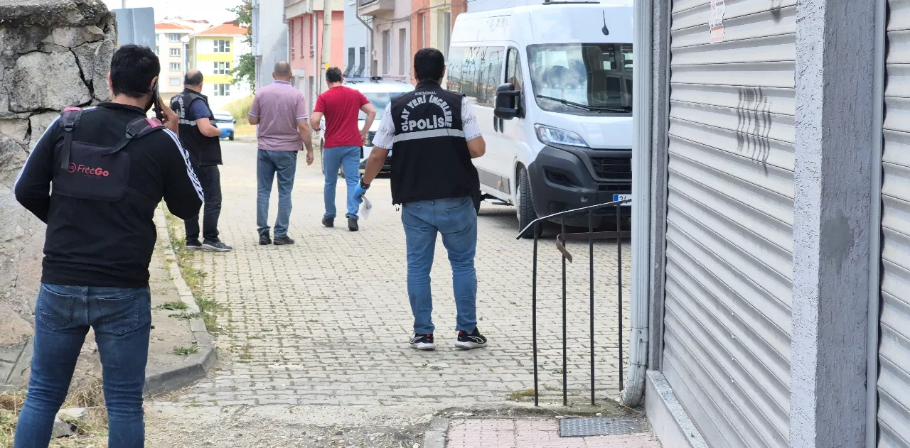 Alacak verecek kavgasında dehşet! 17 yaşındaki şüpheli yakalandı