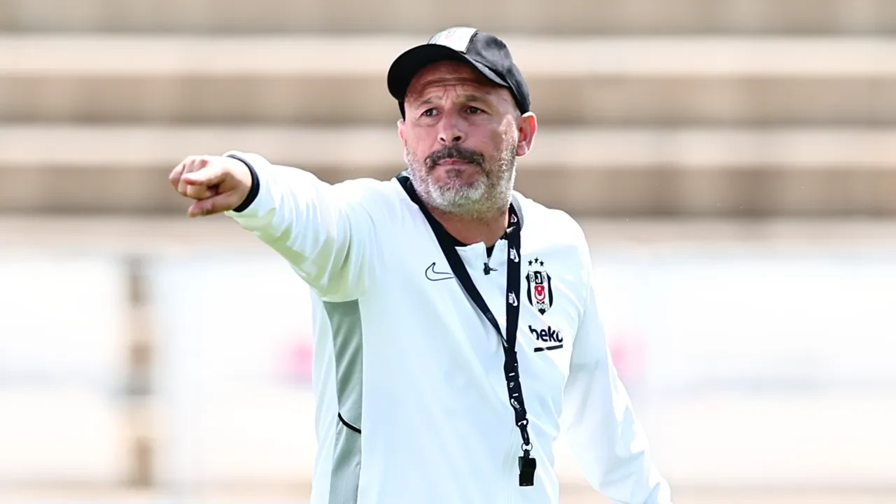 Beşiktaş'ta Italiano, Midtjylland maçıyla ilgili konuştu! "Takım yüzde yüz hazır olmayacak"