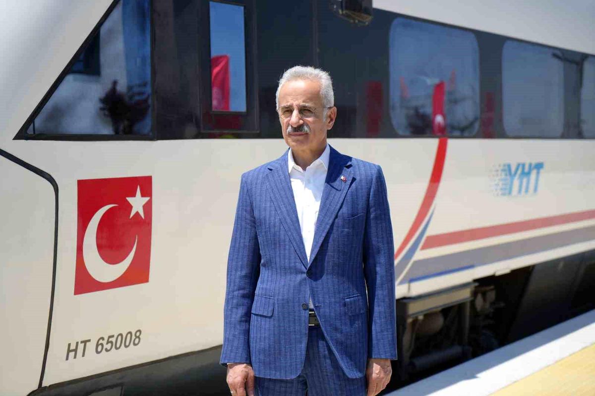 Bakan Uraloğlu: "Halkalı-Kapıkule Hızlı Tren Hattı'nı yıl sonuna kadar hizmete açacağız"