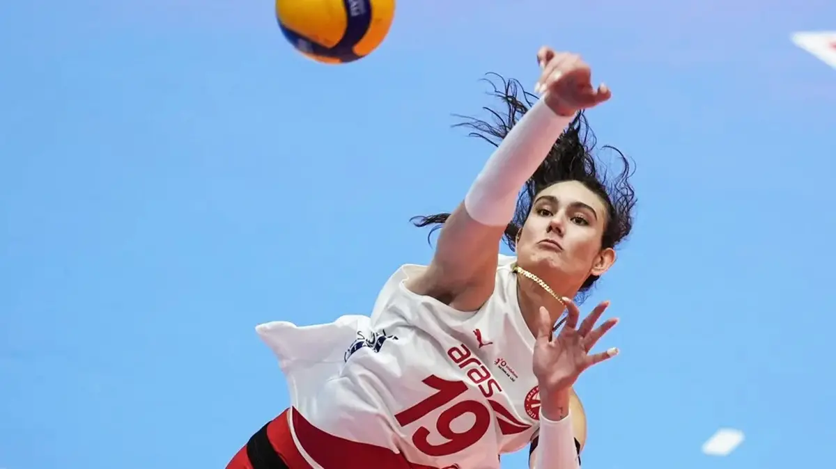 Aras Kargo 2 oyuncusuyla sözleşme uzattı