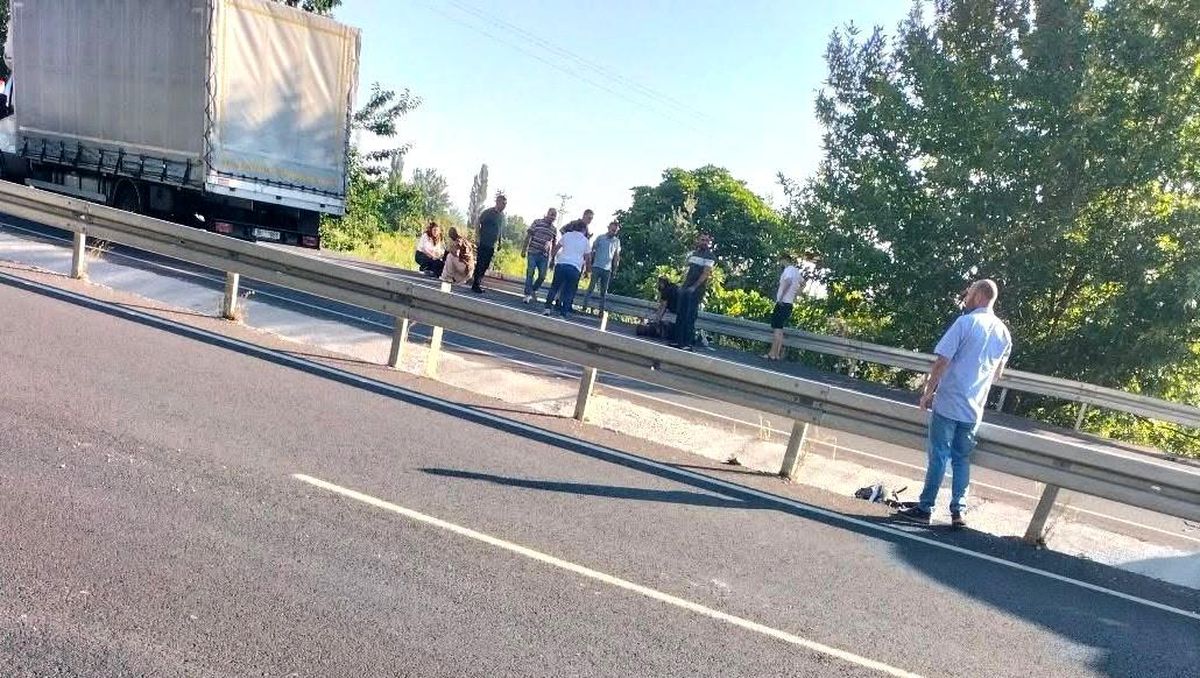 Kazaya karışan hemşire çift, hayat için seferber oldu