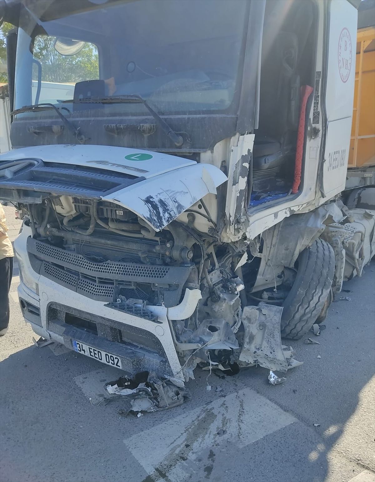 Küçükçekmece'de trafik kazasında 1'i ağır 2 kişi yaralandı