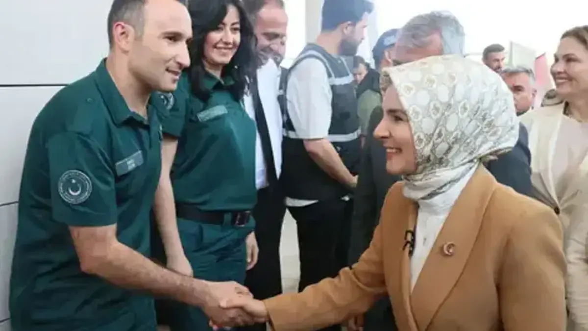 Bakan Göktaş Kapıkule'de gurbetçileri karşıladı