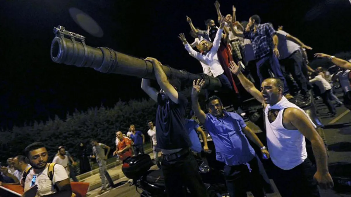 ÖNDER Genel Başkanı Ceylan'dan 15 Temmuz değerlendirmesi: O gece darbeye alkış tutanlarla, 28 Şubat'taki darbeye alkış tutanlar aynıydı