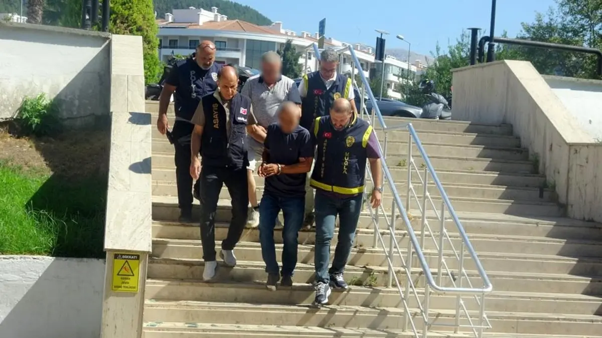 Polisler bile pes dedi! Parke taşı hırsızı FETÖ'den ihraç müdür çıktı