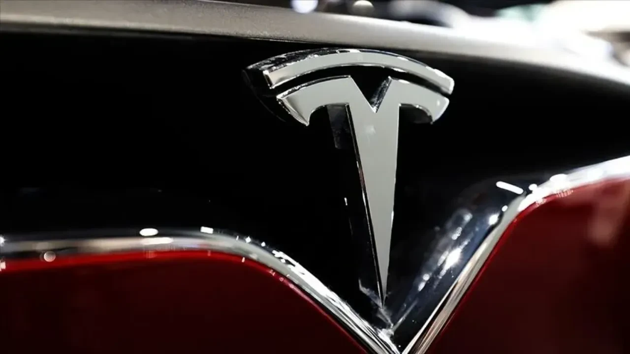 Fransa’dan Tesla’nın FSD planına itiraz: AB onayı tehlikeye girdi