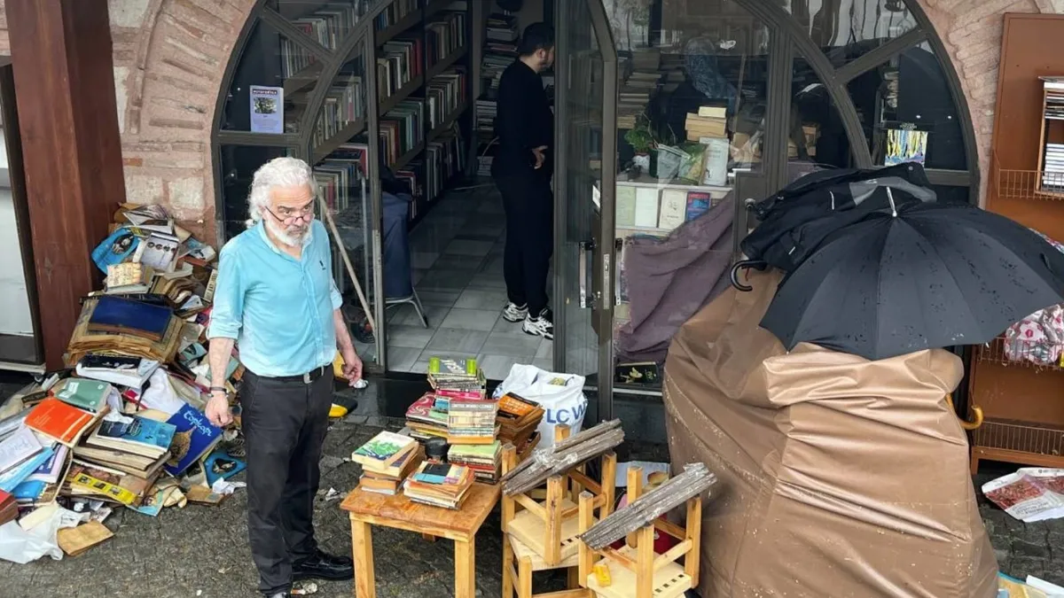 Üsküdar göle döndü! CHP’li belediyenin altyapı fiyaskosuna esnaftan isyan: 'Zahmet etmeyin Sinem Hanım,...