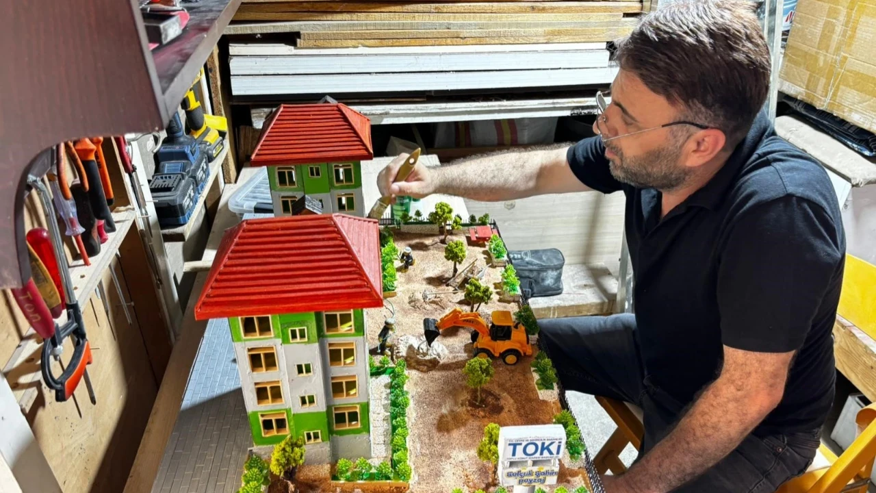 Deprem sonrası yeniden inşa edilen Kahramanmaraş'ın maketini yaptı, Bakan Kurum’a hediye etmek istiyor